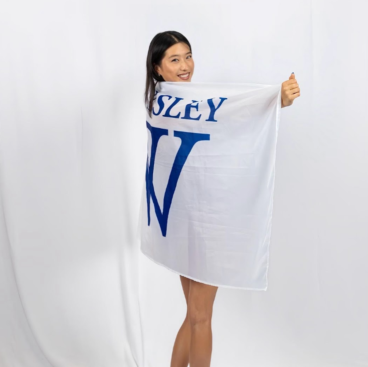 Jolyn with flag.png